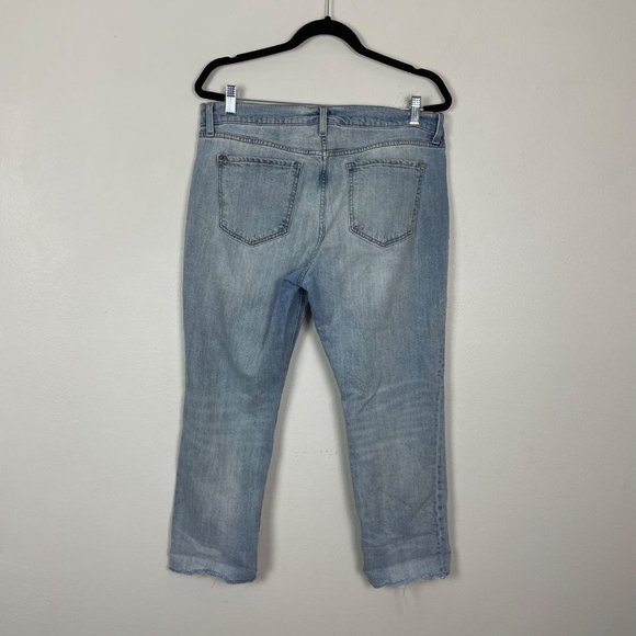 Old Navy‎ Woman's Sz 12 Light Wash Boyfriend Straight Distressed Raw Hem Jeans - Picture 7 of 10
